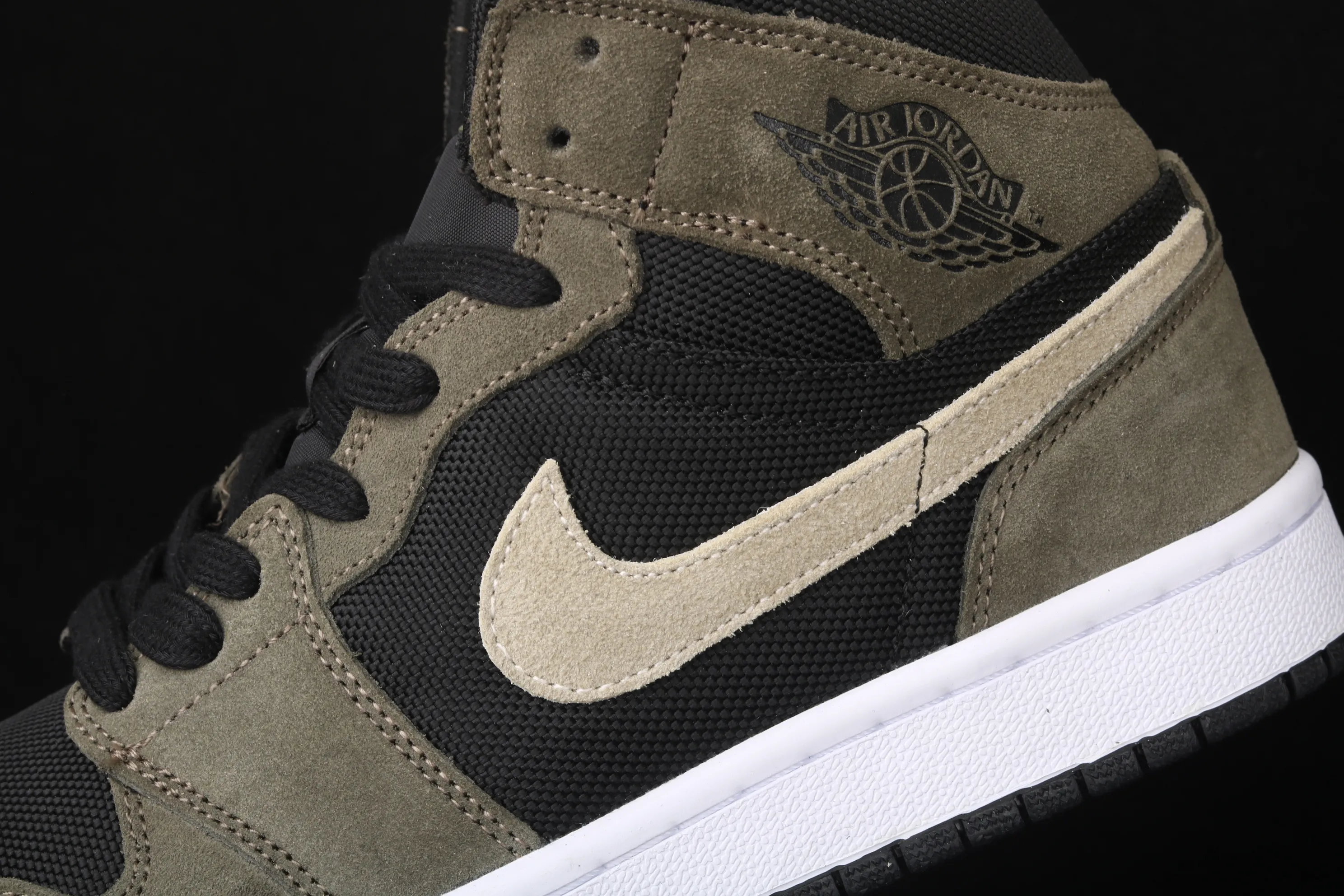 All categories Air Jordan Jordan series basketball shoes Air Jordan 1 Mid Air Jordan 1 Mid AJ1 Joe 1 mid-top series military green color BQ6472-030